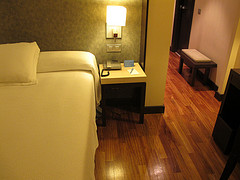 hotel safety tips
