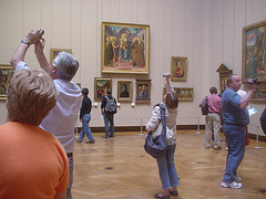 Pickpockets at the Louvre